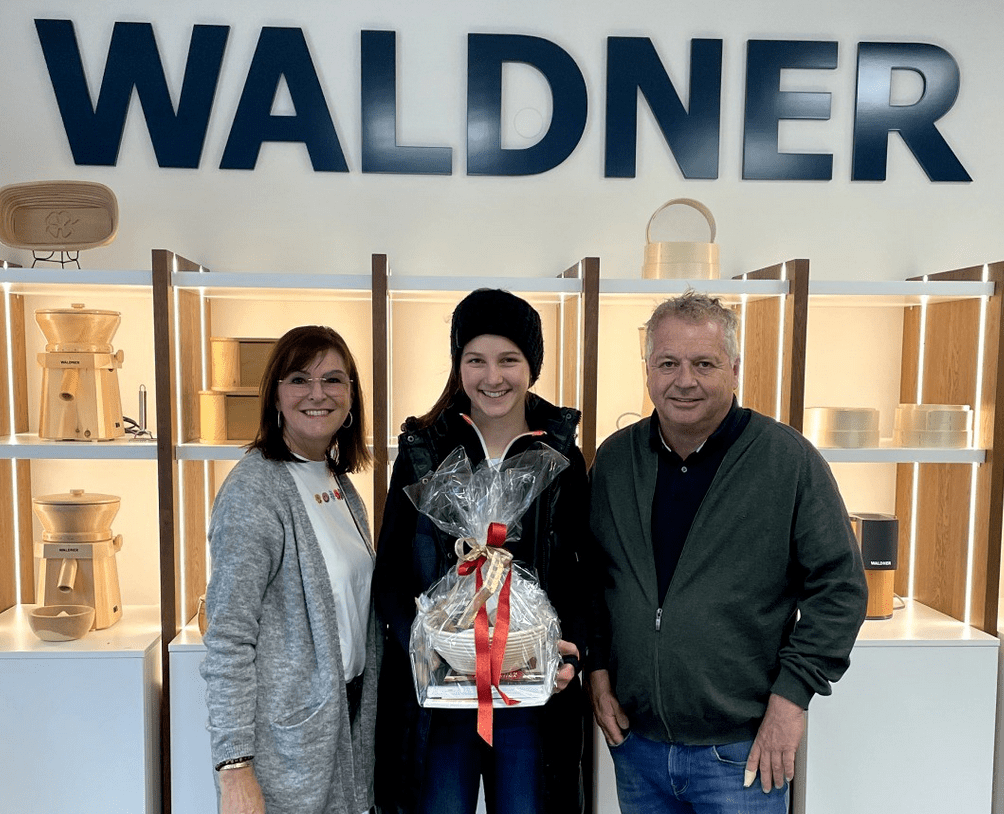 Waldner Claudia_Dieter mit Gewinnerin